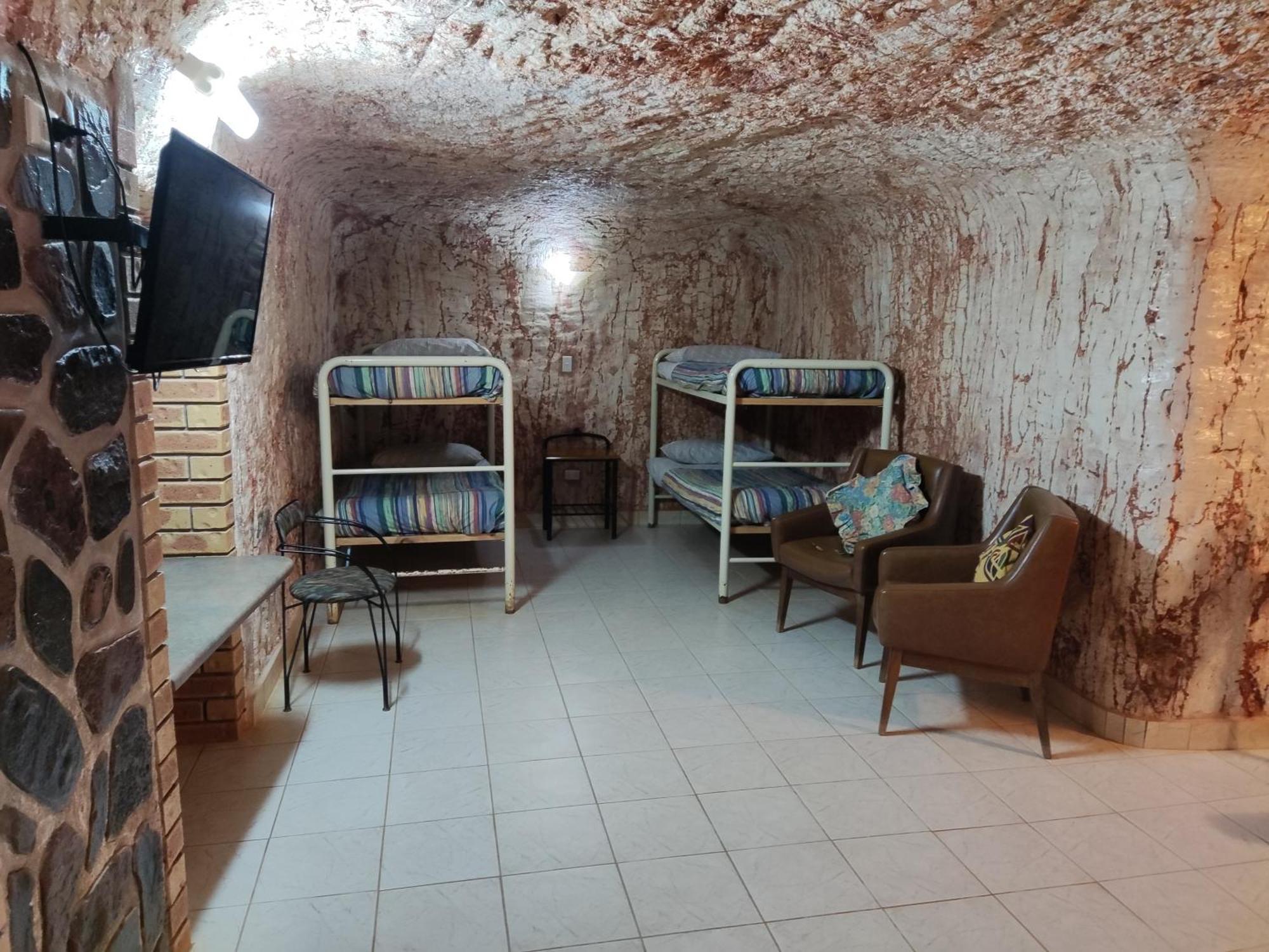 Radeka Downunder Underground Motel Coober Pedy Exterior photo