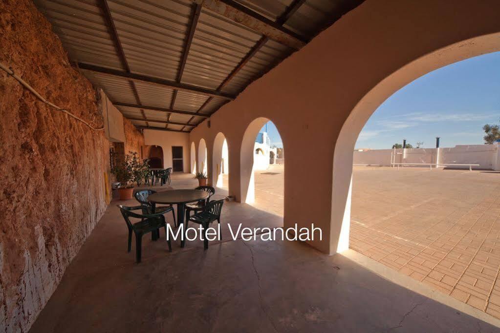 Radeka Downunder Underground Motel Coober Pedy Exterior photo